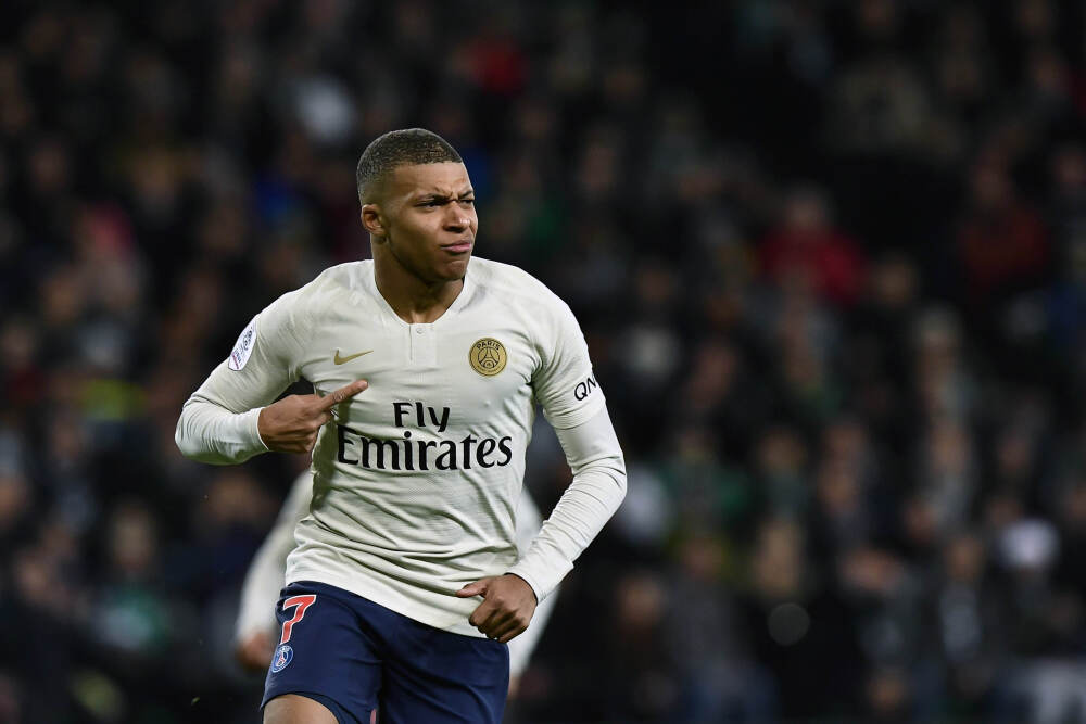 色盲球迷投诉看不见橙色皮球，意甲主席：将陆续回归白色或黄色